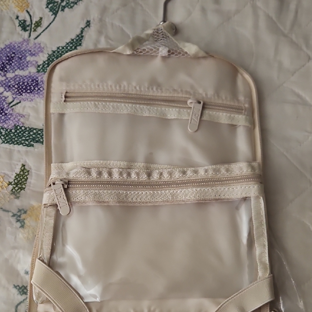 DEZI Ivory Textured Backpack - Picture 3 of 6